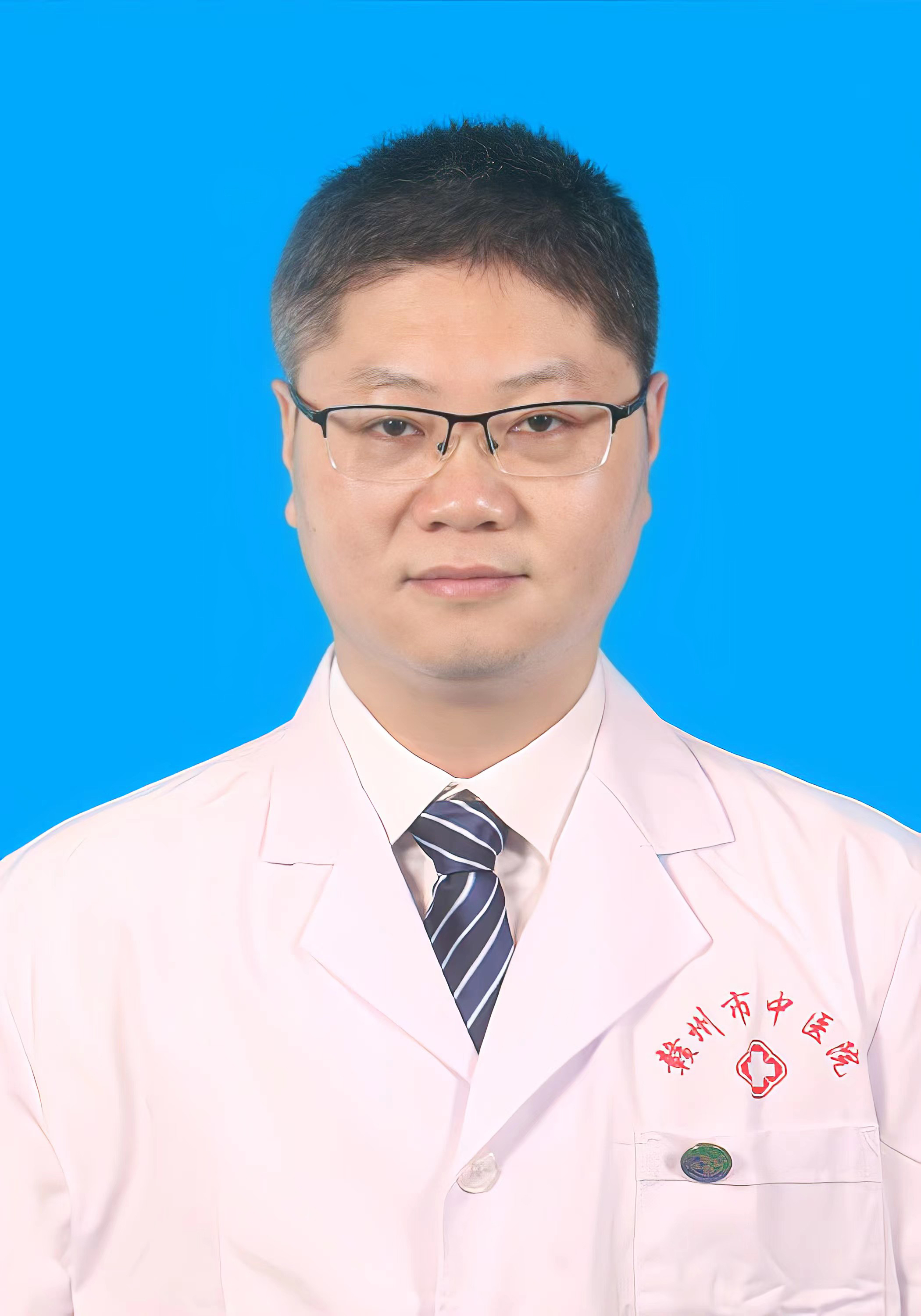 杨华.jpg